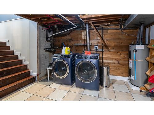 1407 Birch Street, Creston, BC - Indoor Photo Showing Laundry Room