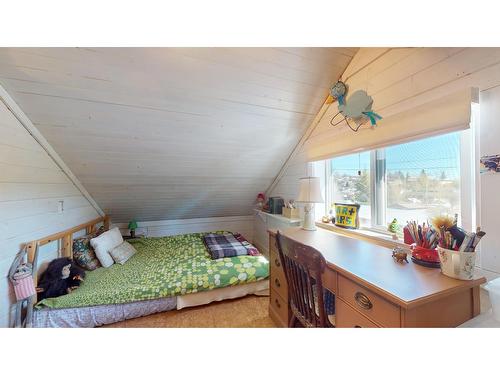 596 Wallinger Avenue, Kimberley, BC - Indoor Photo Showing Bedroom