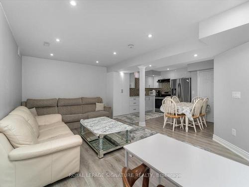 42 Boticelli Way, Vaughan, ON - Indoor Photo Showing Living Room