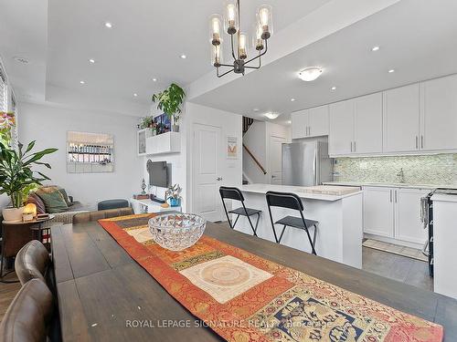 63-60 Winston Park Blvd, Toronto, ON - Indoor Photo Showing Kitchen With Upgraded Kitchen