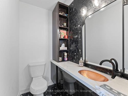 63-60 Winston Park Blvd, Toronto, ON - Indoor Photo Showing Bathroom