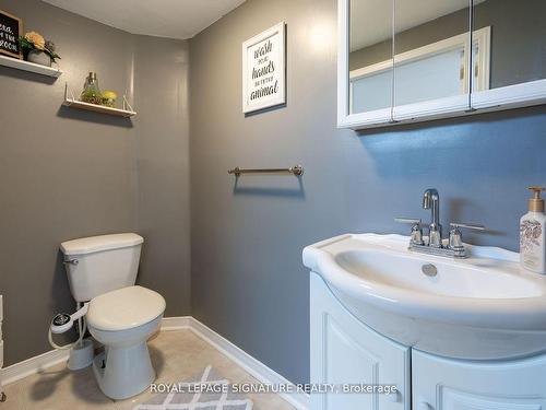 1039 Blairholm Ave, Mississauga, ON - Indoor Photo Showing Bathroom