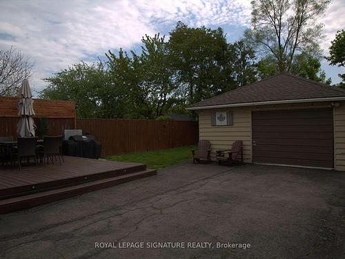 1039 Blairholm Ave, Mississauga, ON - Outdoor