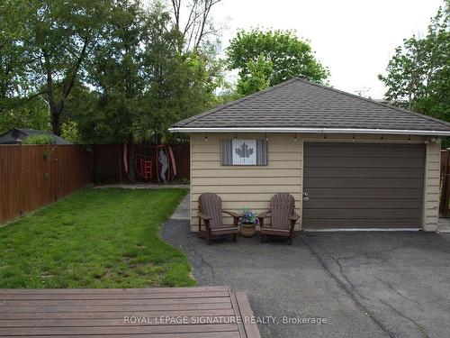 1039 Blairholm Ave, Mississauga, ON - Outdoor