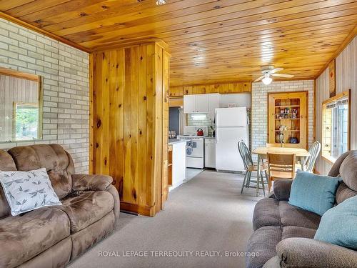 9591 County Rd 30, Havelock-Belmont-Methuen, ON - Indoor Photo Showing Living Room