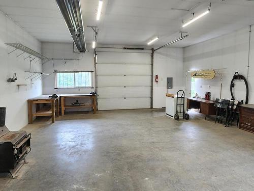 2652 Priest Ave, Merritt, BC - Indoor Photo Showing Garage