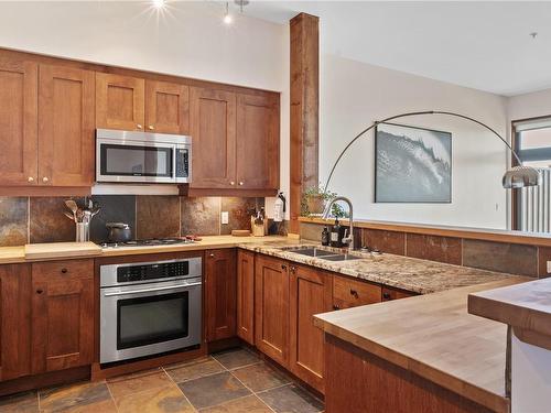 202-515 Marine Dr, Ucluelet, BC - Indoor Photo Showing Kitchen With Double Sink