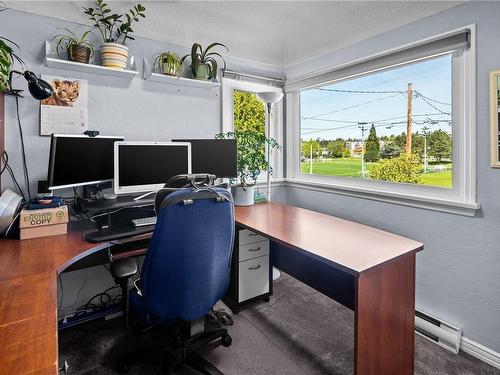 223 Hampton Rd, Saanich, BC - Indoor Photo Showing Office