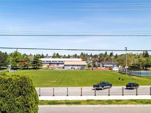 223 Hampton Rd, Saanich, BC - Outdoor With View