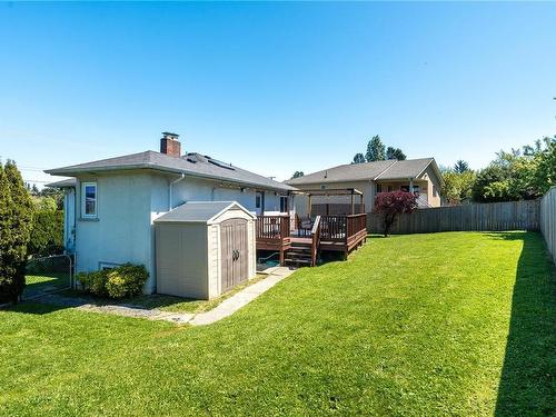 223 Hampton Rd, Saanich, BC - Outdoor With Backyard With Exterior