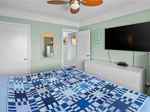 223 Hampton Rd, Saanich, BC - Indoor Photo Showing Bedroom