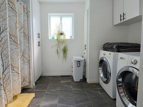 Salle de bains - 80  - 82 Rue Bellerive, Trois-Rivières, QC - Indoor Photo Showing Laundry Room