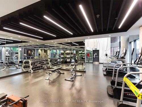 803-501 Adelaide St W, Toronto, ON - Indoor Photo Showing Gym Room