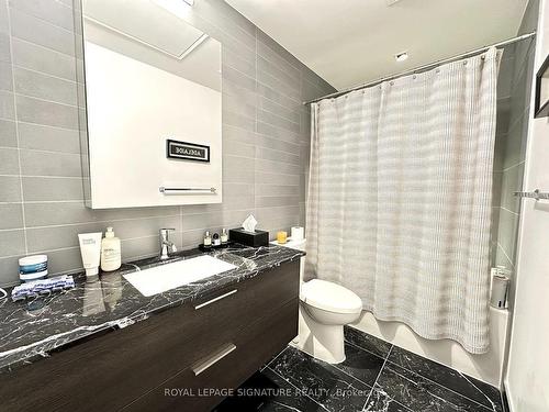 803-501 Adelaide St W, Toronto, ON - Indoor Photo Showing Bathroom