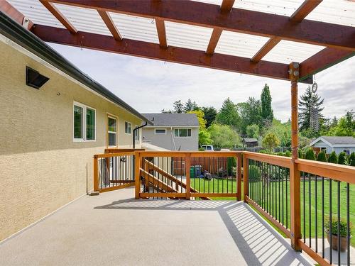 1051 Mcbriar Ave, Saanich, BC - Outdoor With Deck Patio Veranda With Exterior