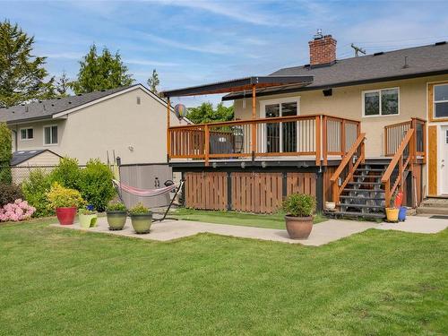 1051 Mcbriar Ave, Saanich, BC - Outdoor With View