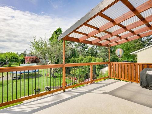 1051 Mcbriar Ave, Saanich, BC - Outdoor With Deck Patio Veranda