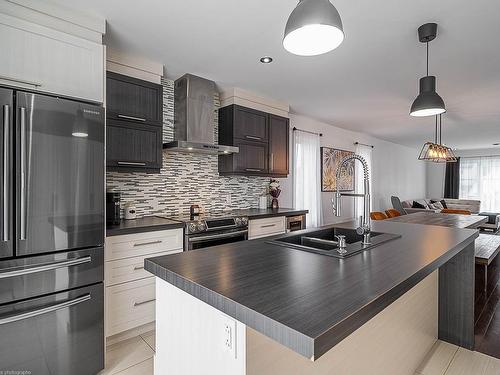 Cuisine - 1573 Rue Des Érables, L'Assomption, QC - Indoor Photo Showing Kitchen With Double Sink With Upgraded Kitchen