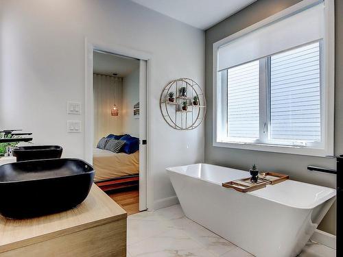 Ensuite bathroom - 1 Rue Germain, Saint-Jean-Sur-Richelieu, QC - Indoor