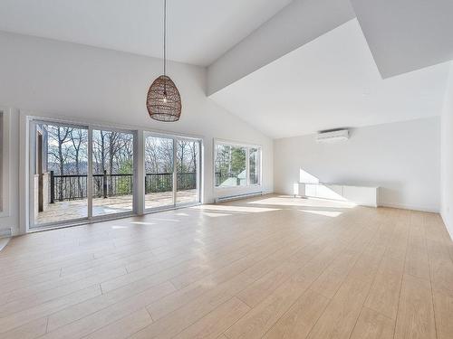 Salle Ã  manger - Ch. Domaine Sur Le Lac, Sainte-Lucie-Des-Laurentides, QC - Indoor Photo Showing Other Room