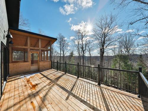 Balcon - Ch. Domaine Sur Le Lac, Sainte-Lucie-Des-Laurentides, QC - Outdoor With Deck Patio Veranda