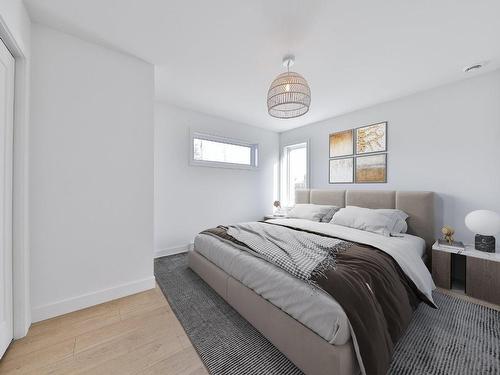 Master bedroom - Ch. Domaine Sur Le Lac, Sainte-Lucie-Des-Laurentides, QC - Indoor Photo Showing Other Room