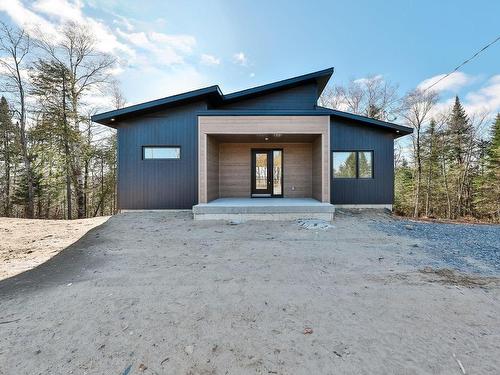 Veranda - Ch. Domaine Sur Le Lac, Sainte-Lucie-Des-Laurentides, QC - Outdoor With Deck Patio Veranda With Exterior