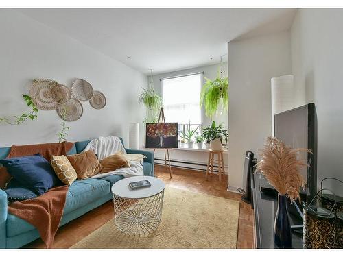 Living room - 1647  - 1653 Rue Aylwin, Montréal (Mercier/Hochelaga-Maisonneuve), QC - Indoor Photo Showing Living Room