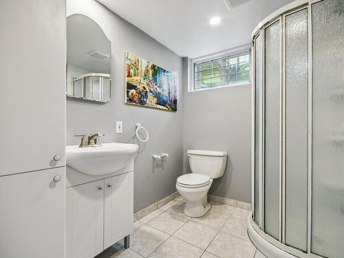 Bathroom - 348 5E Avenue, Laval (Laval-Des-Rapides), QC - Indoor Photo Showing Bathroom