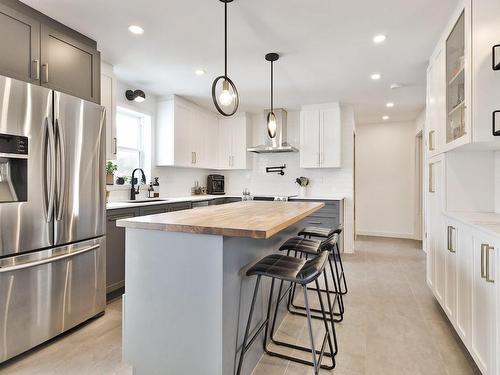 Kitchen - 2839 Rue Des Jacinthes, Carignan, QC - Indoor Photo Showing Kitchen With Upgraded Kitchen