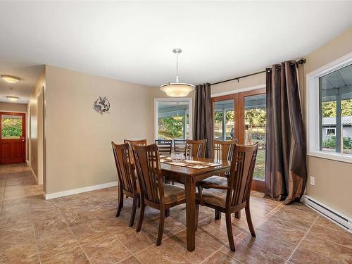 2944 Royce Rd, Shawnigan Lake, BC - Indoor Photo Showing Dining Room