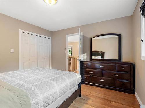 2944 Royce Rd, Shawnigan Lake, BC - Indoor Photo Showing Bedroom