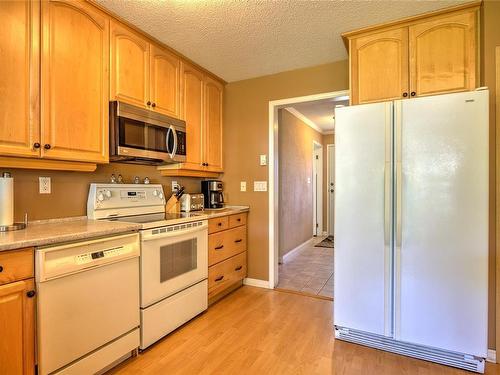2179 Duggan Rd, Nanaimo, BC - Indoor Photo Showing Kitchen