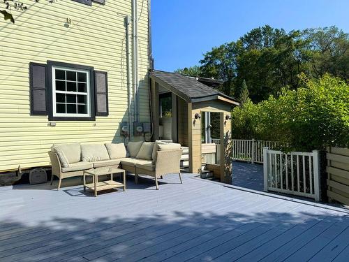 Patio - 1926 Ch. Du Village, Mont-Tremblant, QC - Outdoor With Deck Patio Veranda With Exterior