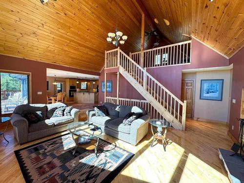 Lot 49 Lily Pad Bay, Kenora, ON - Indoor Photo Showing Living Room
