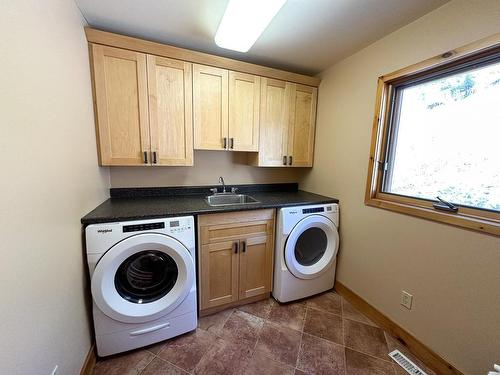 Lot 49 Lily Pad Bay, Kenora, ON - Indoor Photo Showing Laundry Room