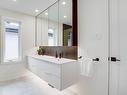 Bathroom - 5435 Rue Domville, Longueuil (Saint-Hubert), QC  - Indoor 