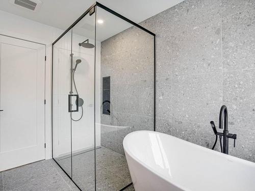 Bathroom - 5435 Rue Domville, Longueuil (Saint-Hubert), QC - Indoor Photo Showing Bathroom