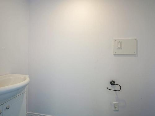 Powder room - 216  - 220 Av. Du Parc, Sherbrooke (Brompton/Rock Forest/Saint-Élie/Deauville), QC - Indoor Photo Showing Bathroom