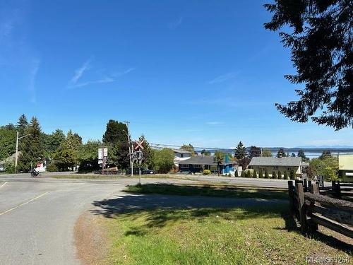 9749 Elm St, Chemainus, BC 