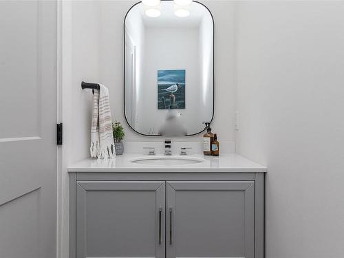 1010 Rozanno Way, Ladysmith, BC - Indoor Photo Showing Bathroom