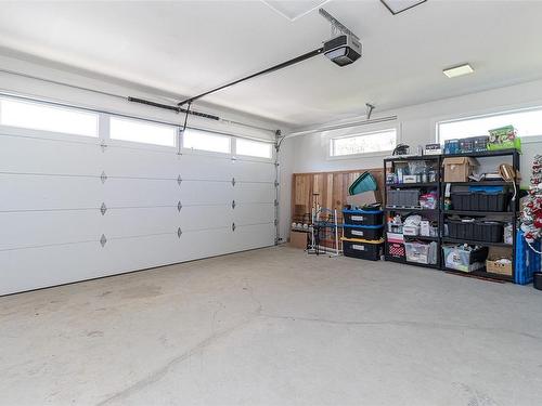 1010 Rozanno Way, Ladysmith, BC - Indoor Photo Showing Garage