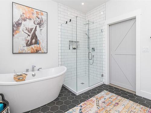 1010 Rozanno Way, Ladysmith, BC - Indoor Photo Showing Bathroom