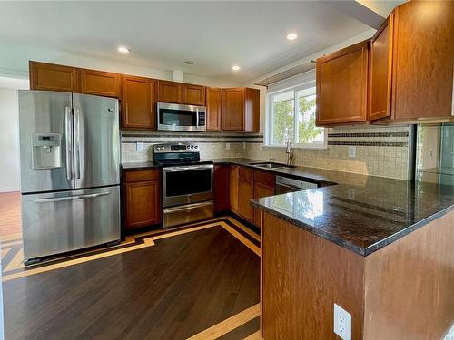1873 Farrell Cres, Central Saanich, BC - Indoor Photo Showing Kitchen