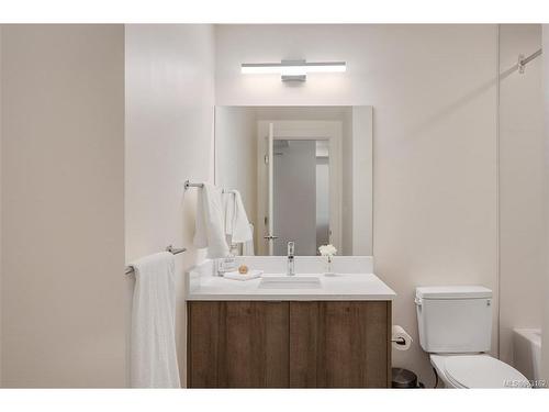 602-757 Tyee Rd, Victoria, BC - Indoor Photo Showing Bathroom