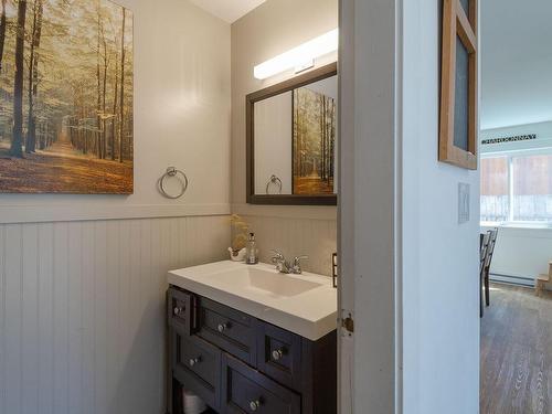 3209/3211 Gibbins Rd, Duncan, BC - Indoor Photo Showing Bathroom