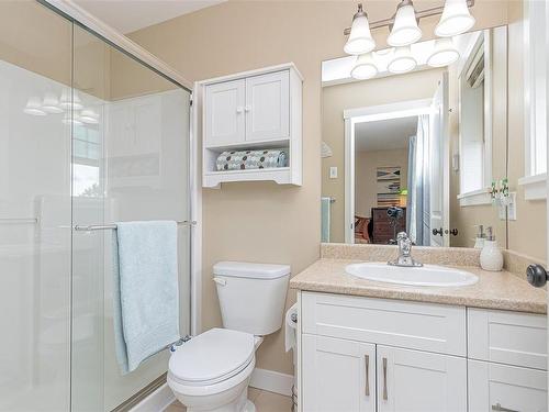6-446 Milton St, Nanaimo, BC - Indoor Photo Showing Bathroom