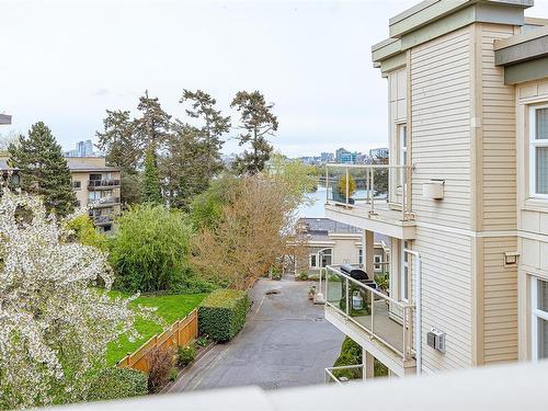 408-141 Gorge Rd East, Victoria, BC - Outdoor