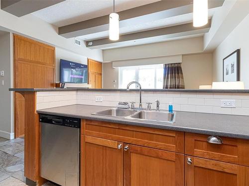 306/308 C-1376 Lynburne Pl, Langford, BC - Indoor Photo Showing Kitchen With Double Sink
