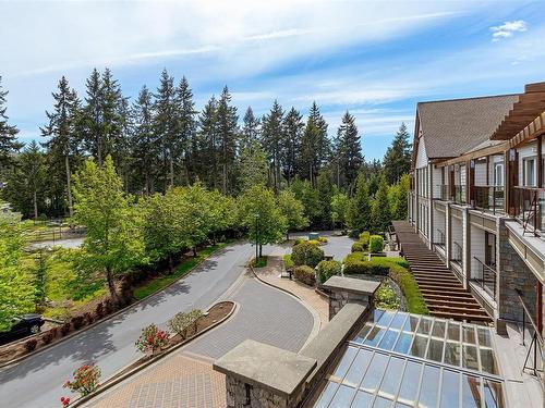 306/308 C-1376 Lynburne Pl, Langford, BC - Outdoor